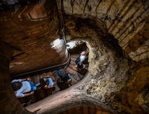 Tasting tour at the historic cellars of Montepulciano